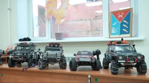 В магаданском детско-юношеском центре «Чайка» прошла выставка радиоуправляемых автомоделей