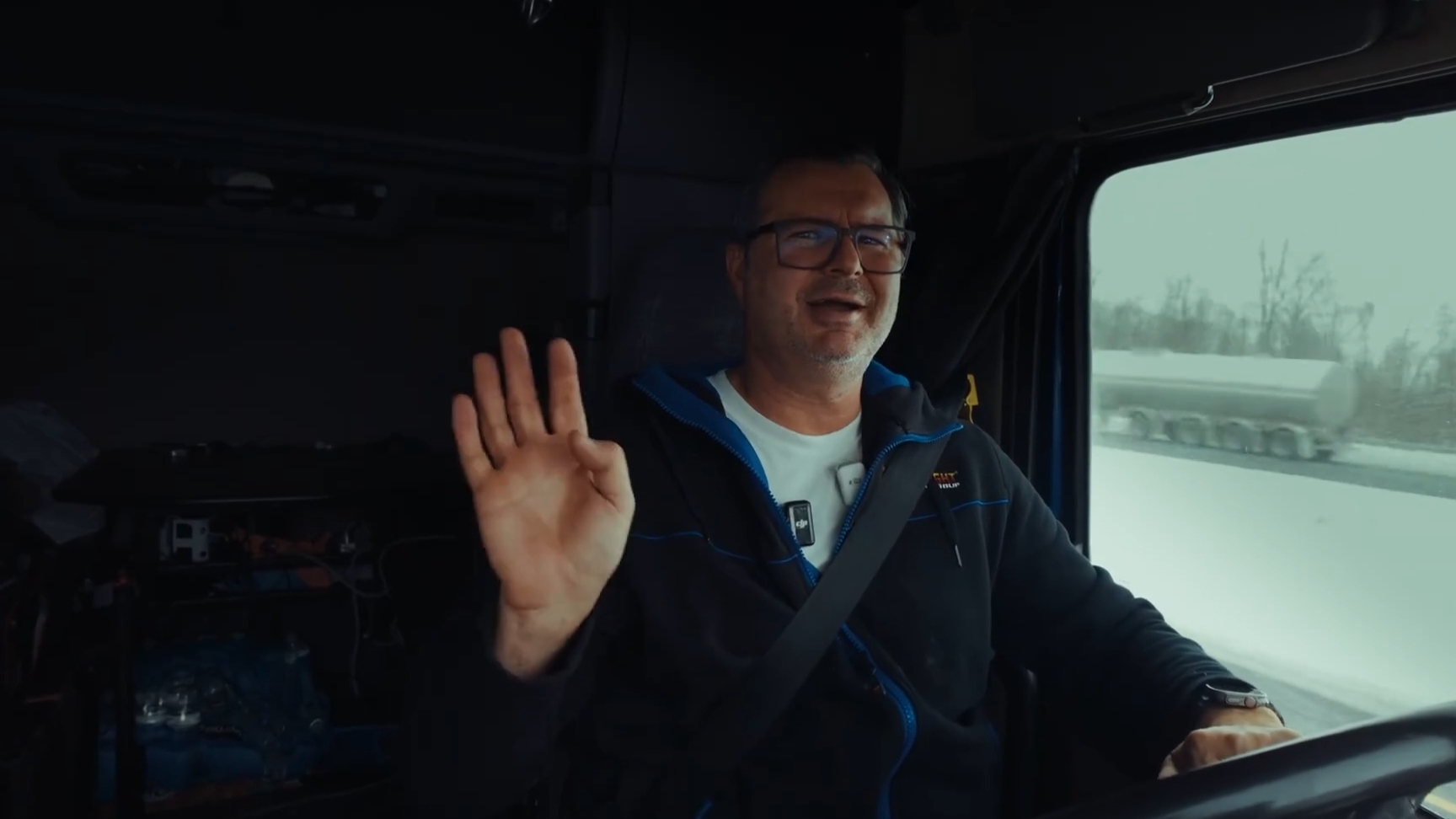 Новое: не успел отдохнуть как опять на работу, много разгрузок подряд в Америке. смотреть онлайн