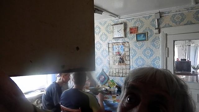 У бабушки в деревне, уборка первого картофеля 24 августа 2014 года 20 часть