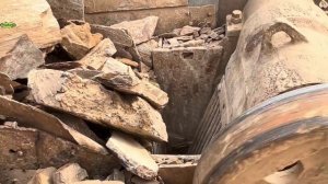 Строительство, дробление щебёнки