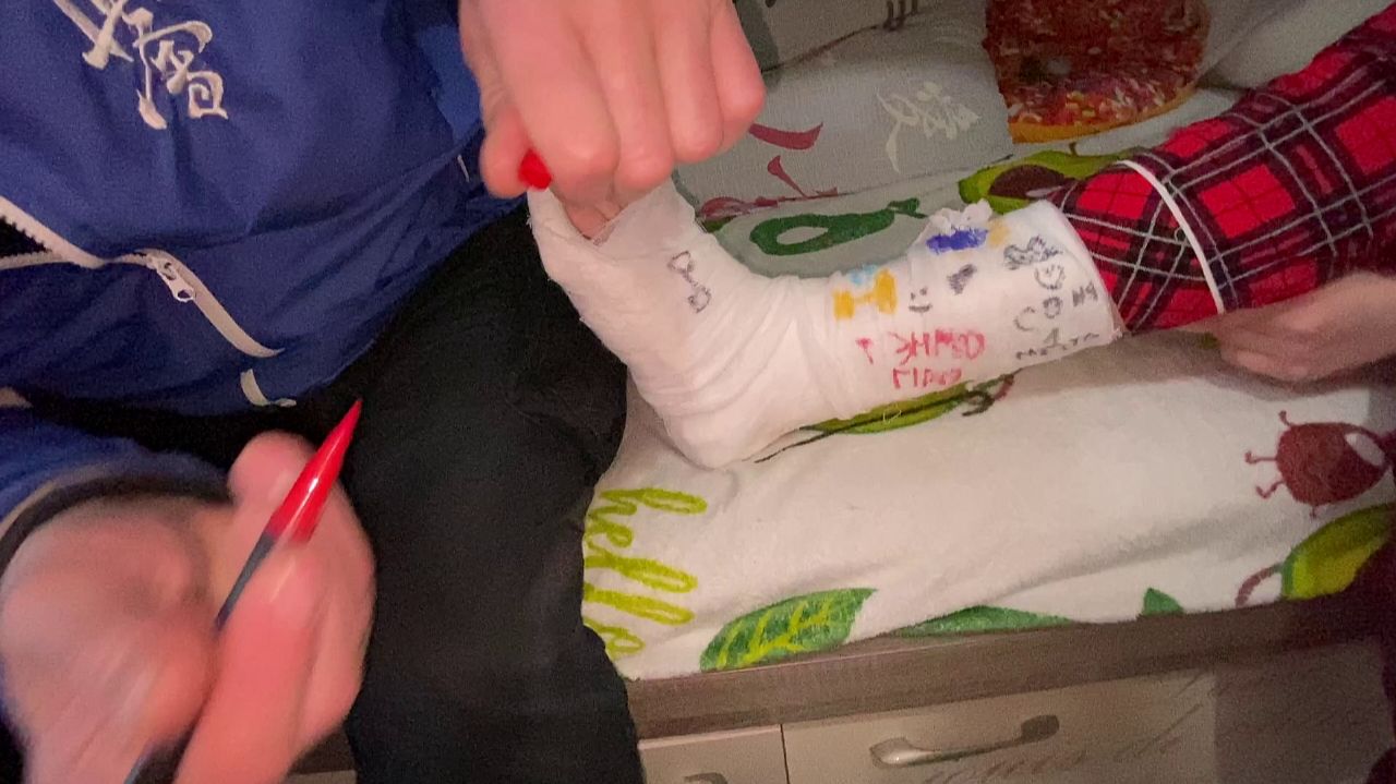 Навещаем Соню с гипсом после 1 места и победы на Первенстве области