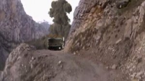 Видишь пулями пробит мой бронежилет