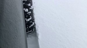 Уаз на колесах 44 дюйма (112 см) едет по снегу 24.02.24