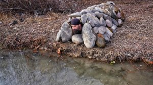 Удивительная рыбалка  / Рыбалка в ручье / Необычный способ ловли рыбы !