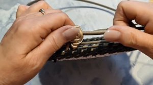 Элемент розочки в корневом плетении ротангом