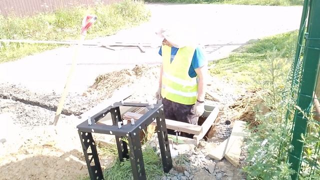 Сборка опалубки фундамента для шлагбаума