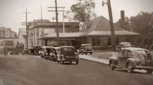 Часть дома в США, часть в Канаде. Как живут городки на границе двух стран.