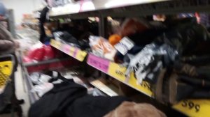 Опять приехал в магазин чижик показать обувь и одежду. Показал много классных и полезных товаров.