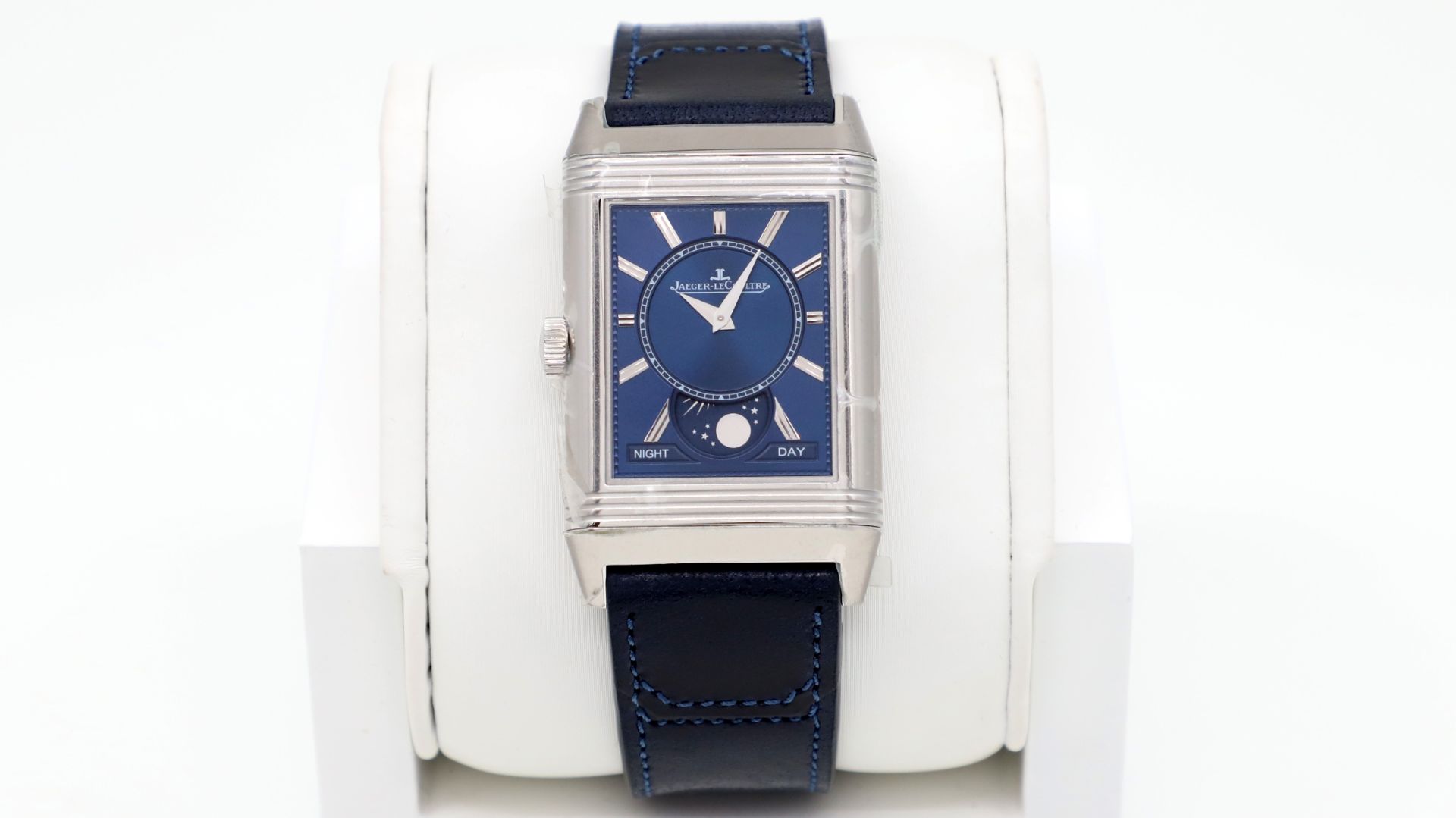 Jaeger LeCoultre Reverso Tribute Duoface Calendar 49,4 x 29,9 mm Q3918420 смотреть онлайн