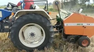 Пресс-подборщики для сена со всего мира / большая подборка видео