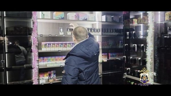 Полиция пресекла реализацию в 4 магазинах в Великом Новгороде нелегальных вейпов и жидкостей для них