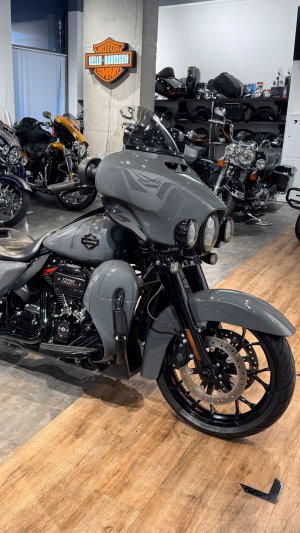 2018 CVO Street Glide Special 117 Nardo Grey (VIN *5HD*5284)