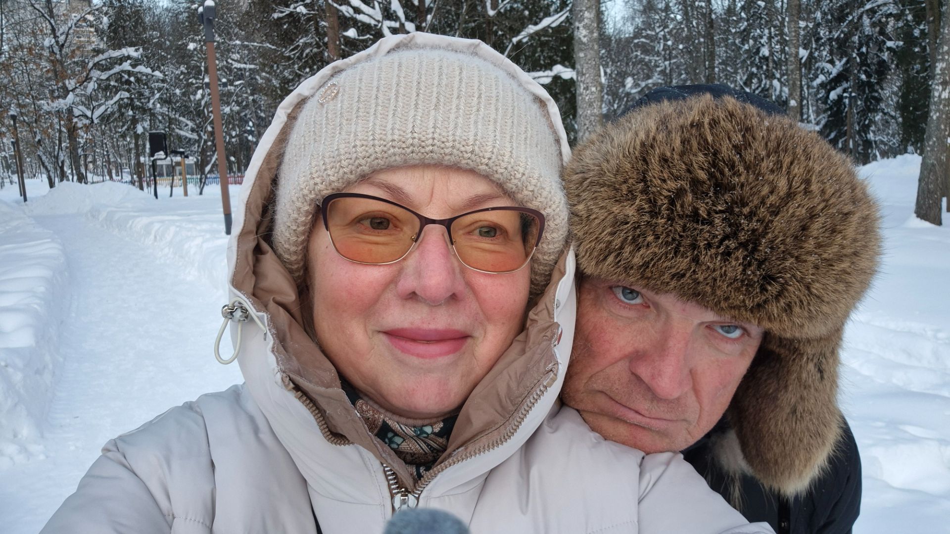 В баню,так в баню 43 года вместе Дачу завалило снегом - откапываемся смотреть онлайн