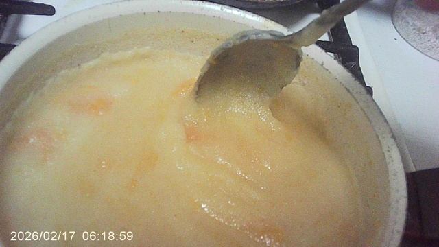 Приготовил на завтрак тыквенно-манную кашу