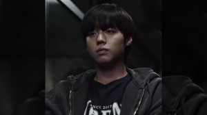 Слабый герой.