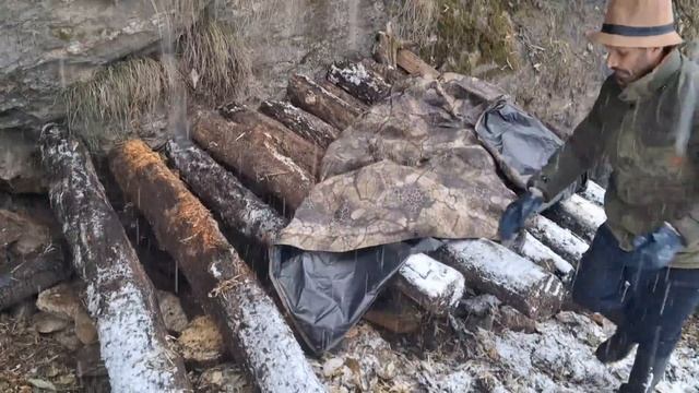 Экстремальное зимнее выживание в походе во время сильного снегопада