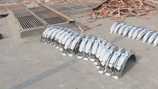 Изготовление крыла для мотоцикла в Пакистане. смотреть онлайн