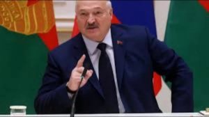 Зеленский ввел персональные санкции против Лукашенко за помощь России