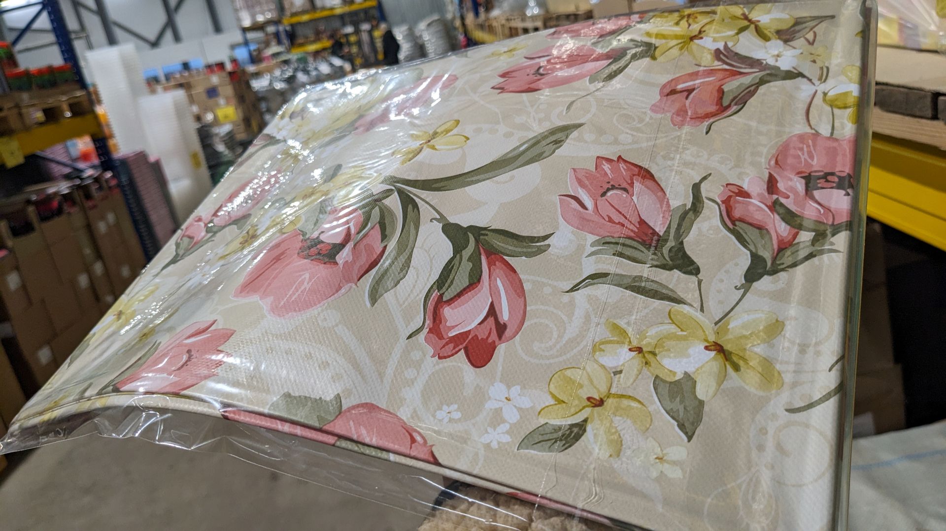 🚦 Светофор 🚦 Ковры, скатерти, посуда, много садовых товаров. В Фикс Прайс этого нет смотреть онлайн