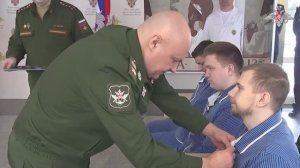 Первый зам. Министра обороны награды участникам СВО и медикам в военном госпитале, 18 февраля 2026
