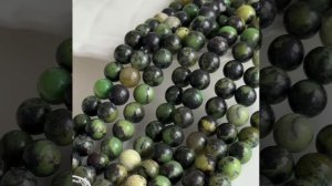 Опал зелёный с породой 8,6-9,0  мм