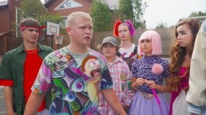 ЛУЗЕРОВ ВЫГНАЛИ ИЗ КАМПУСА! КТО УСТРОИЛ ОГРАБЛЕНИЕ УЧИТЕЛЯ МАКСА?