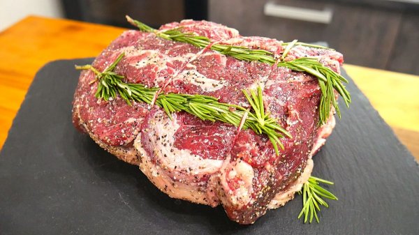 Говядина большим куском в духовке – Ростбиф