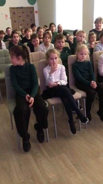 Команда АНО «Радение» проводит патриотические уроки в школах Санкт-Петербурга и области.