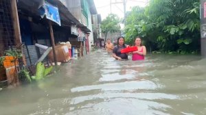 Дороги затопило после тайфуна в Маниле / Филиппины (прогулка)