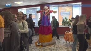 Масленичными гуляньями проводили зиму в ВВГУ