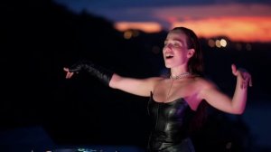 Ariel Estrella afro house DJ  set in the rain in Bali