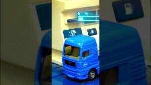 Машинка заправляется 🔋⛽️ #машины #игрушки #длядетей