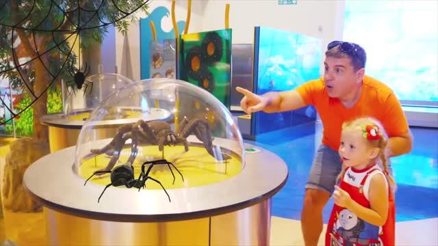 Настя и папа в парке аттракционов ⧸ Nastya and papa pretend play at the смотреть онлайн