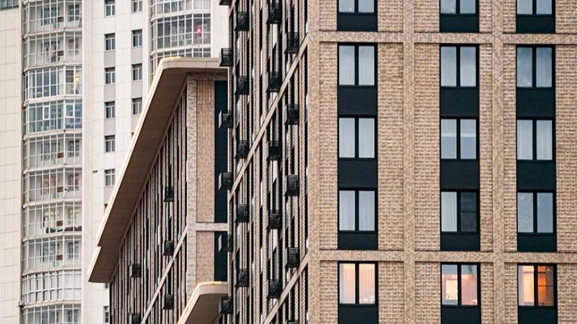 Аналитики сравнили стоимость новостроек и «вторички» в регионах России смотреть онлайн