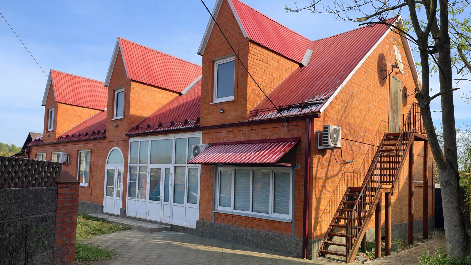 Просторный и уютный дом В САМОМ ЦЕНТРЕ ЮЖНОГО ГОРОДА!!! смотреть онлайн