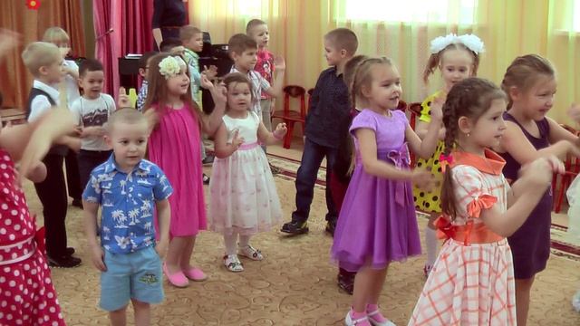 Праздник для мам. Детский сад №79, Тюмень. 25 ноября 2015 смотреть онлайн