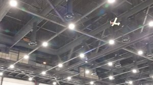 Жёлтый Пилатус на резиномоторе авиамодельные копии F4D летают на фестивале в Санкт-Петербурге