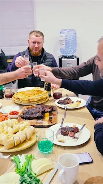 Пополнение в семье и в автопарке Казбековича - жизнь https://t.me/vk_logistik смотреть онлайн