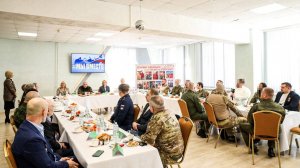 Герои среди нас: участников СВО поздравили с Днём защитника Отечества