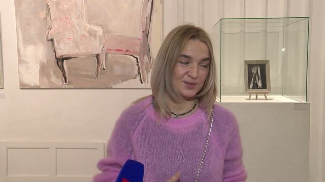 В центре культуры «Рекорд» открылась выставка картин «Фэмили чат» художницы Анны Рябчевской смотреть онлайн