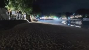 Беженец🇮🇩Бали. 26 ДОЛЛАРОВ ЗА ДОМИК НА ПЛЯЖЕ ОСТРОВА С ГОЛУБОЙ ВОДОЙ! ПРИШЛА ЛИ УЧИТЕЛЬНИЦА