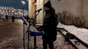 ИВАН ГАРД ВЫСТУПАЕТ НА ПЛОЩАДИ ВОССТАНИЯ