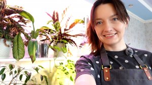 Ухаживаю за растениями. Будни цветовода, рутина с растениями. Уборка на полочках с цветами