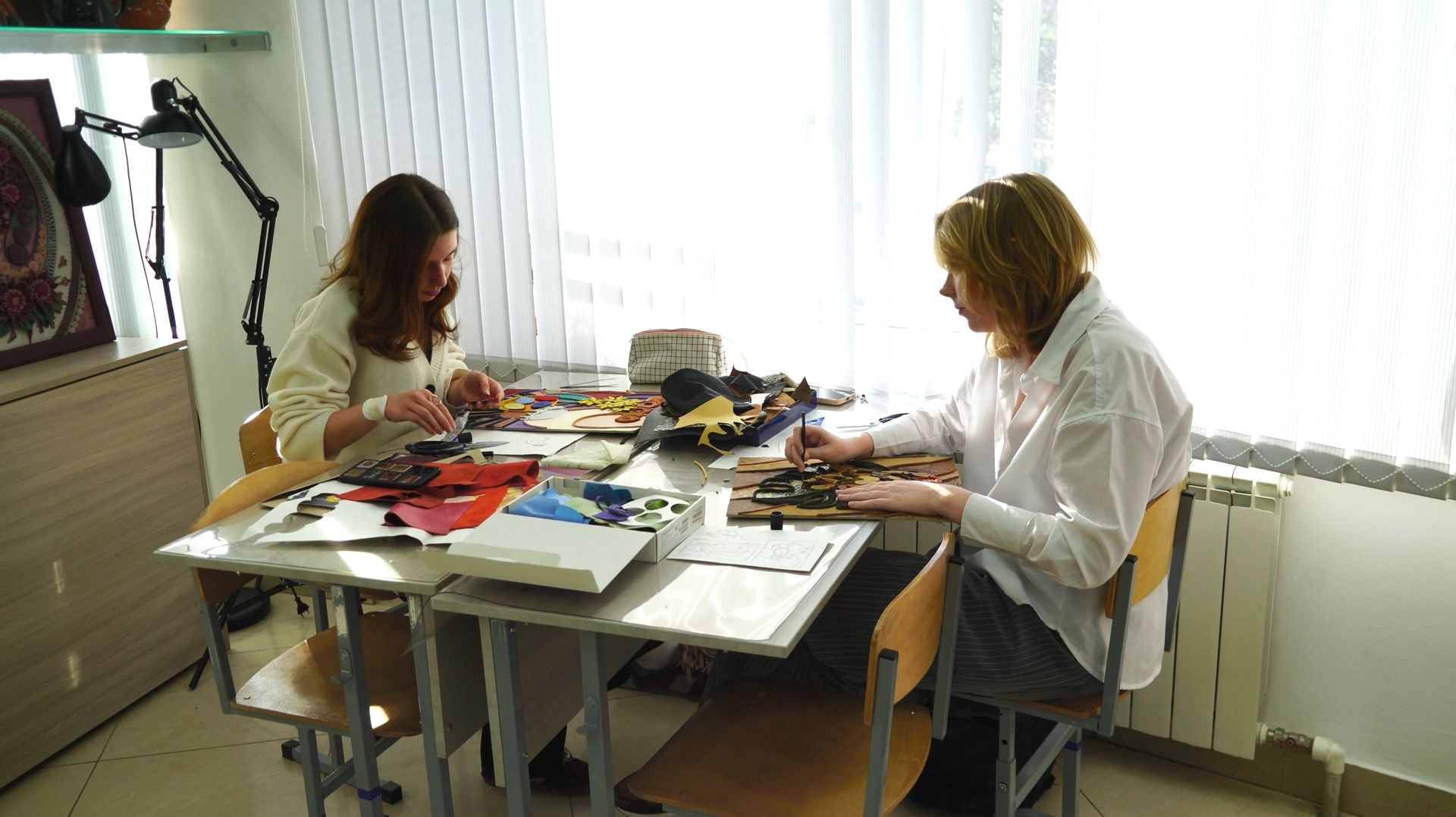 Детская художественная школа имени Сергея Сахно обучает юных анапчан кубанским ремеслам смотреть онлайн