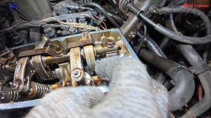 Lada Largus K7M, течь масла, ещё бы чуть чуть и было бы поздно.