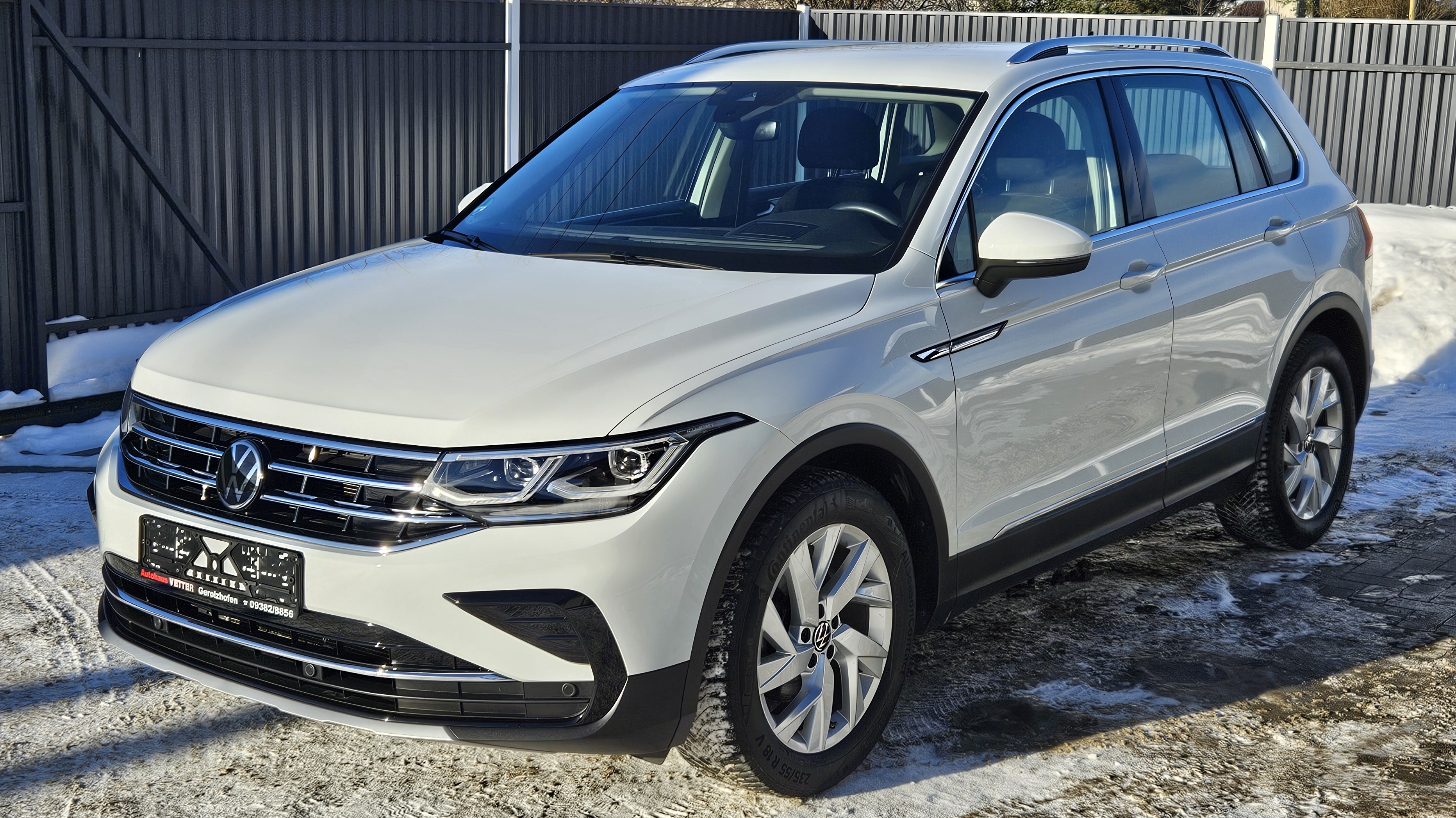 VW Tiguan 2022! Рестайлинг! 1.5 TSi 150 hp DSG7 DQ381. IQ.light, проекция, подогревы, ACC, R18. смотреть онлайн