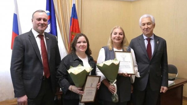 Предотвративших вооруженное нападение на детский сад воспитателей наградили в Оренбургской области