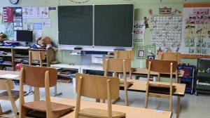 Школьную секретаршу обвинили в сексе с учениками