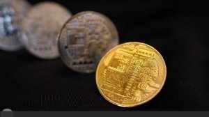 Глава ВТБ призвал ускорить легализацию рынка криптовалют в России