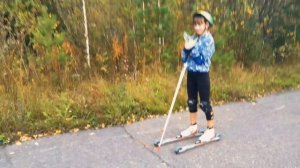 Лыжероллеры - тренировка старшей дочери!